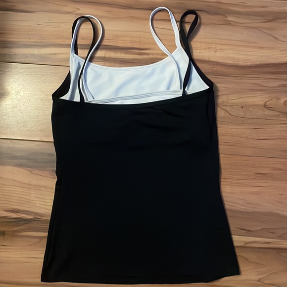 Calvin Klein Performance Tank with built in sports bra - Picture 4 of 4
